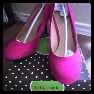 Kelly & Kate Magenta Suede Pump NIB